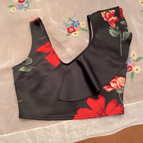 Revamped black floral crop top size S - Picture 1 of 4